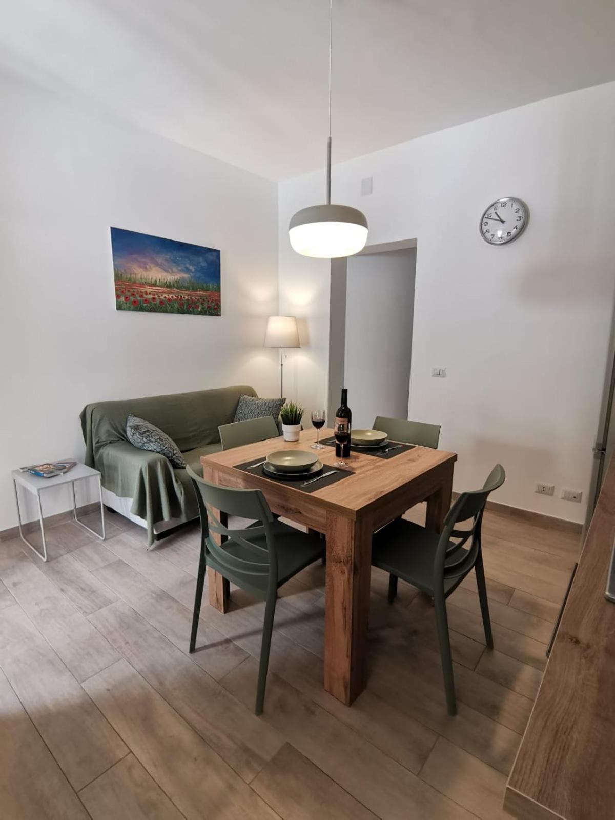 La Cartolina Apartment *